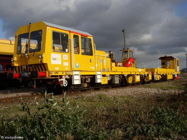 Photo of DR 98221 at Reading