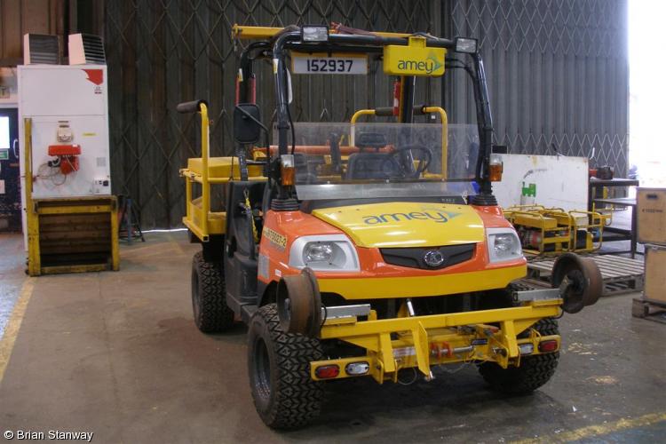 Photo of AIS RR - 975027-2 at Amey Sutton Courtenay