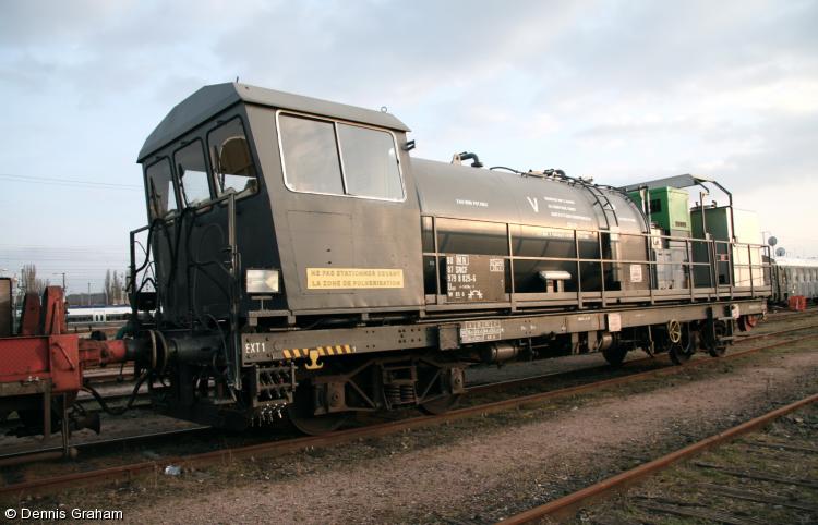 Photo of SNCF 80 87 979 8 825-6 at Thionville