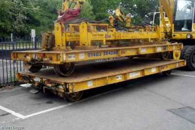 Photo of 010345-5 & 010344-8 at Mortimer Station Car Park