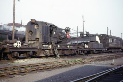 Photo of ADW16 at Old Oak Common Depot
