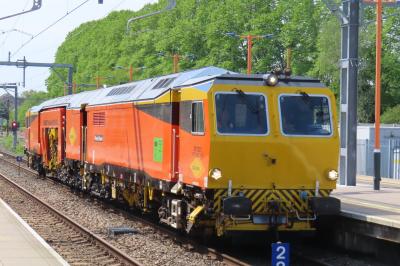thumbnail of DR75017