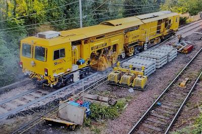 thumbnail of DR77905