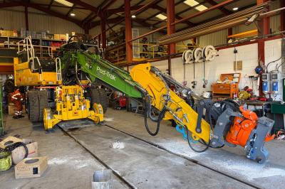 Photo of Pod-Trak PTI 01 99609940267 at Irlam - Pod-Trak depot