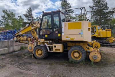 Photo of Quattro 1529 99709940209 at Brownhills - Quattro depot