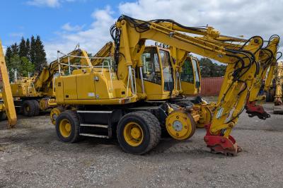 Photo of Quattro 1623 99709940087 at Brownhills - Quattro depot