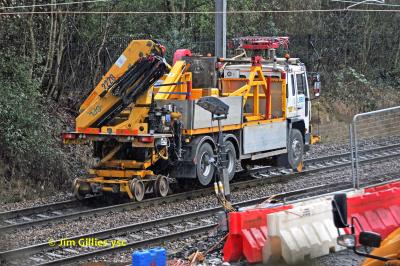 Photo of SPL  99709917092 FJ07RZK at Strathbungo Incline working on OHLE Near Crossmyloof Station