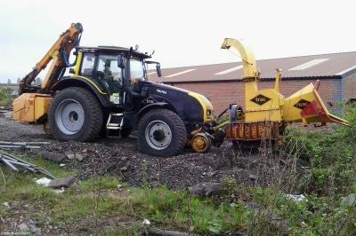 Photo of TRAC SV102 / Valtra 2 RK58KVZ (99709 945002 2)