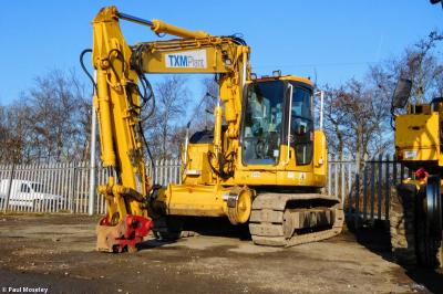 Komatsu PC138 image