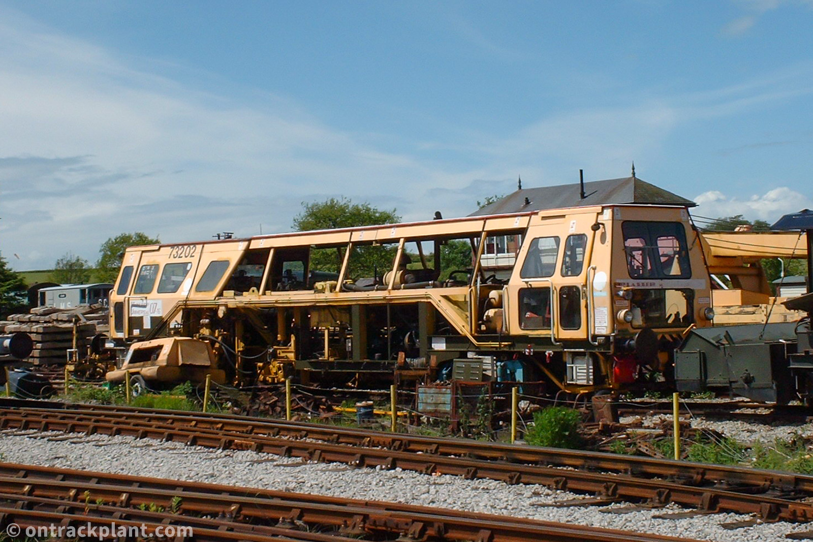 73202 - Plasser & Theurer 07-16 Universal Tamper / Liner — ontrackplant.com