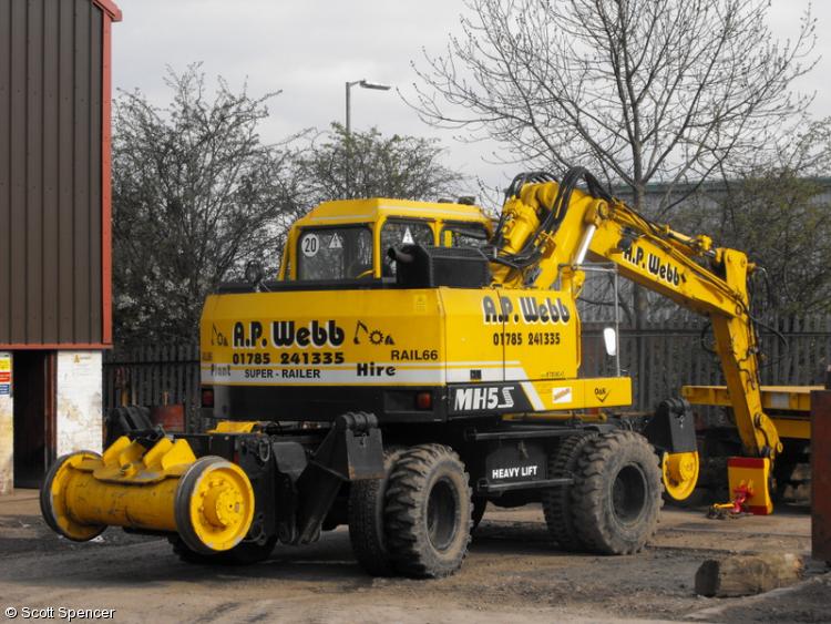 APWebb - O&K MH 5S Super-Railer Heavy Lift — ontrackplant.com