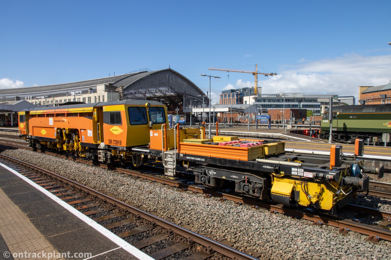 DR73919 - Plasser & Theurer 08-16/4x4C100-RT Tamper with trailer ...