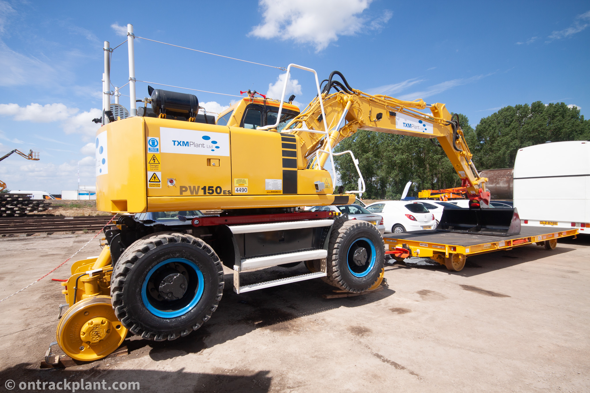 Batch Plant - Komatsu PW150 Ultra — ontrackplant.com